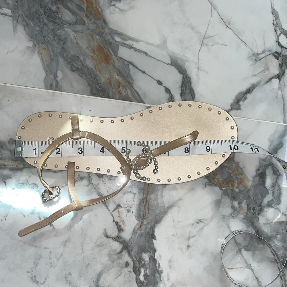 Chanel Nude & White Pearl Thong Flat Sandals🤍